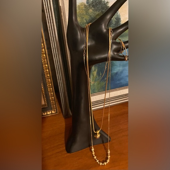 Gold Tone Necklaces (3) gold beads star pendant with a white crystal - Picture 5 of 5